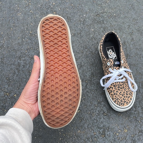 Vans - Picture 2 of 2